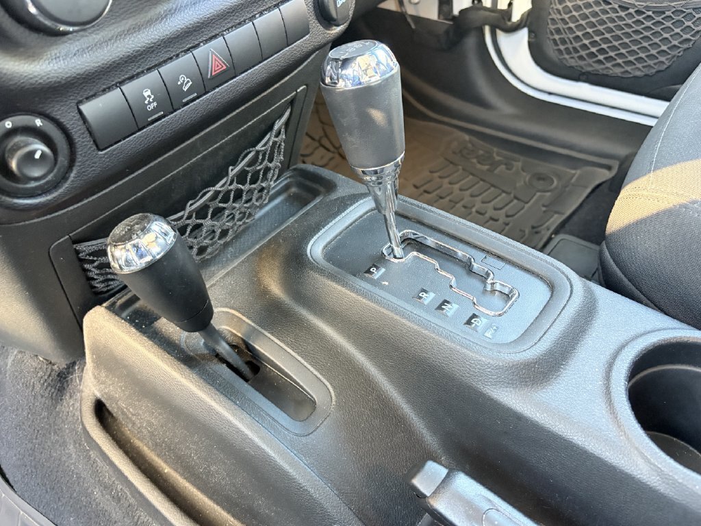 Used 2015 Jeep Wrangler Sport AWD/4WD image 9
