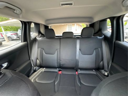Used 2021 Jeep Renegade Sport FWD image 21