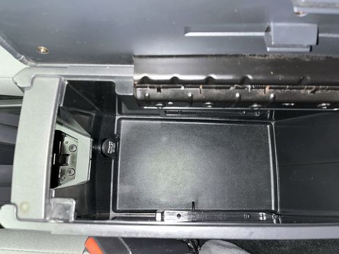 Used 2011 Dodge Dakota ST image 17