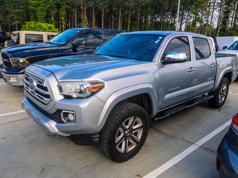 Used 2019 Toyota Tacoma Limited AWD/4WD image 1