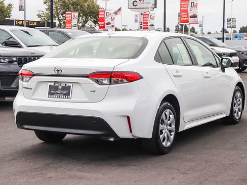 Used 2023 Toyota Corolla LE FWD image 4