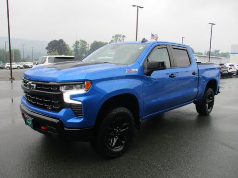 Used 2025 Chevrolet Silverado 1500 LT Trail Boss w/ Convenience Package II AWD/4WD image 1