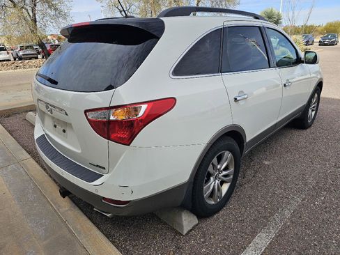 Used 2012 Hyundai Veracruz Limited w/ Entertainment Pkg image 5