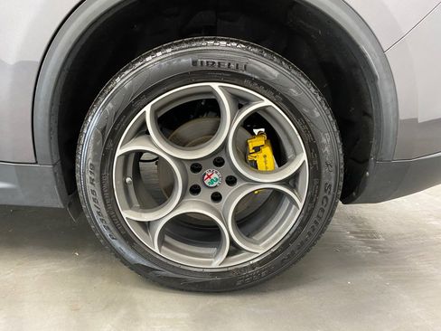 Used 2019 Alfa Romeo Stelvio Ti image 16