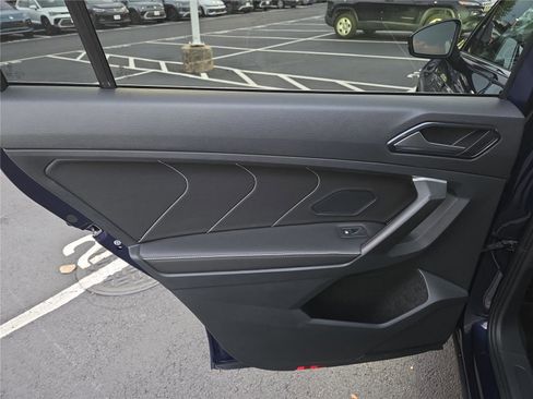 Used 2024 Volkswagen Tiguan SEL R-Line image 27