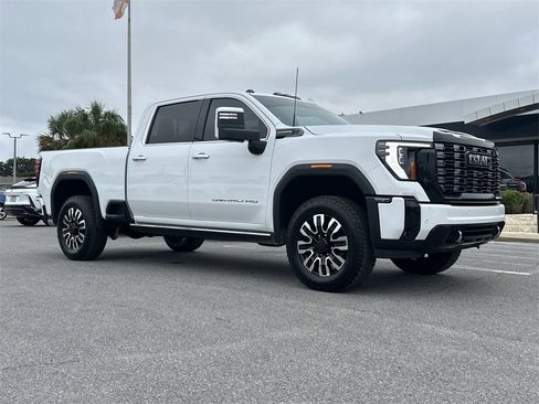 Certified 2026 GMC Sierra 2500 Denali Ultimate image 9