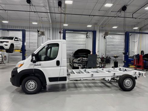 New 2024 RAM ProMaster 3500 w/ Convenience Group image 3