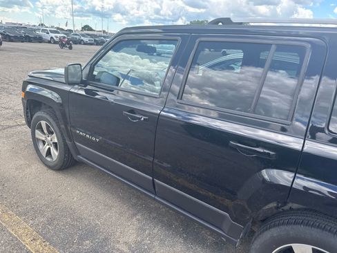 Used 2017 Jeep Patriot High Altitude AWD/4WD image 29
