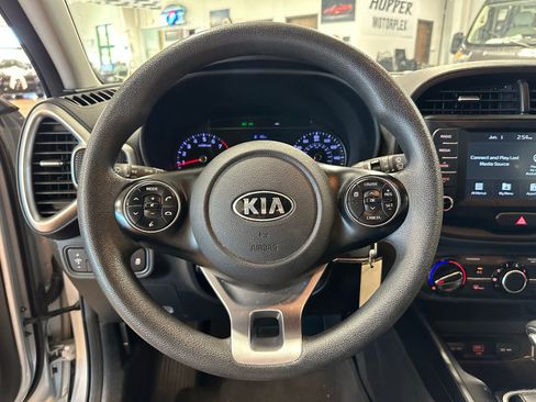 Used 2020 Kia Soul S FWD image 13
