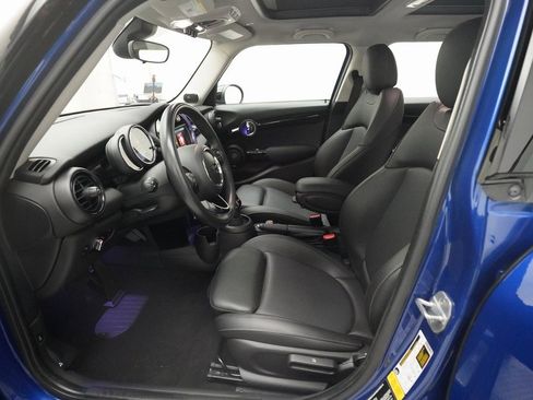 Used 2020 MINI Cooper 4-Door Hardtop image 7