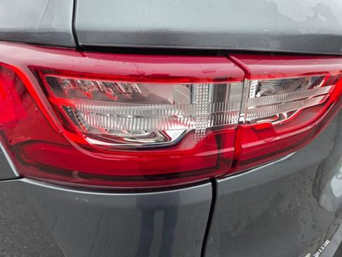 Used 2020 Chevrolet Traverse RS w/ LPO, Floor Liner Package AWD/4WD image 16