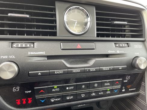 Used 2021 Lexus RX 450h AWD w/ Luxury Package image 28