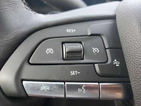 Used 2024 Cadillac XT4 Premium Luxury image 30