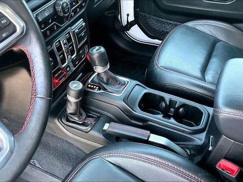 Used 2019 Jeep Wrangler Unlimited Rubicon AWD/4WD image 15