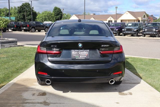 Used 2023 BMW 330i xDrive Sedan w/ Premium Package AWD/4WD image 35