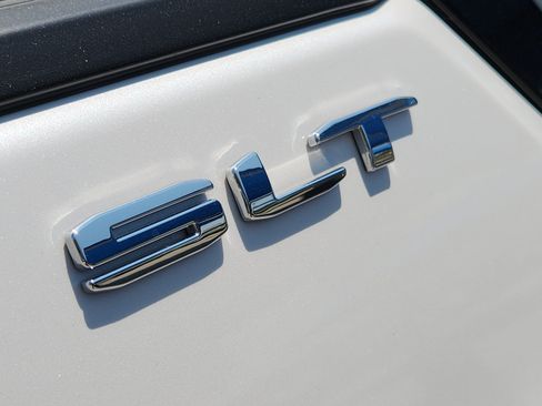 Used 2023 GMC Terrain SLT w/ LPO, Floor Liner Package FWD image 28
