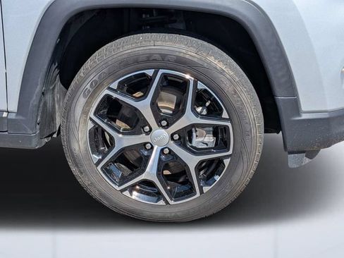 Certified 2024 Jeep Compass Limited AWD/4WD image 10