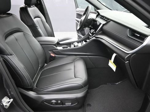 New 2026 Jeep Grand Cherokee L Limited AWD/4WD image 25