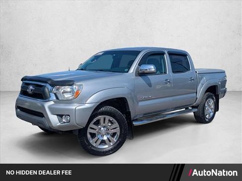 Used 2015 Toyota Tacoma 4x4 Double Cab w/ Limited Package image 1
