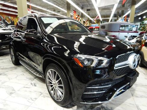 Used 2022 Mercedes-Benz GLE 350 4MATIC w/ AMG Line Exterior image 1