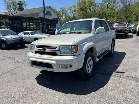Used 2002 Toyota 4Runner Limited AWD/4WD image 2