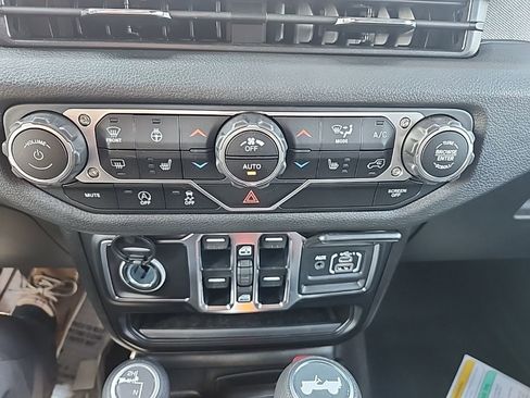 New 2025 Jeep Wrangler Sport S image 29