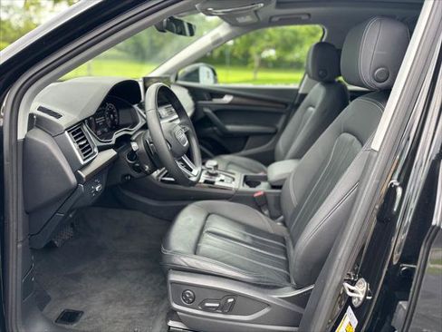 Used 2023 Audi Q5 2.0T Premium Plus w/ Premium Plus Package AWD/4WD image 12