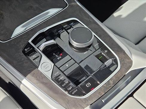 New 2026 BMW X5 xDrive50e image 11