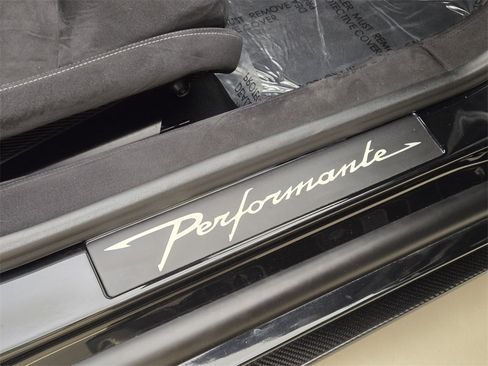 Used 2011 Lamborghini Gallardo LP 570-4 Performante image 24