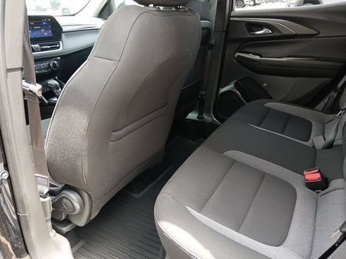 Used 2024 Chevrolet TrailBlazer LT w/ LT Cold Weather Package FWD image 12