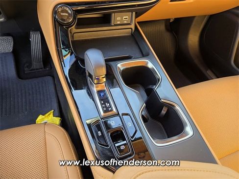 Certified 2025 Lexus NX 250 FWD image 27