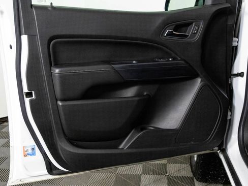 Used 2017 GMC Canyon SLE w/ SLE Convenience Package image 28