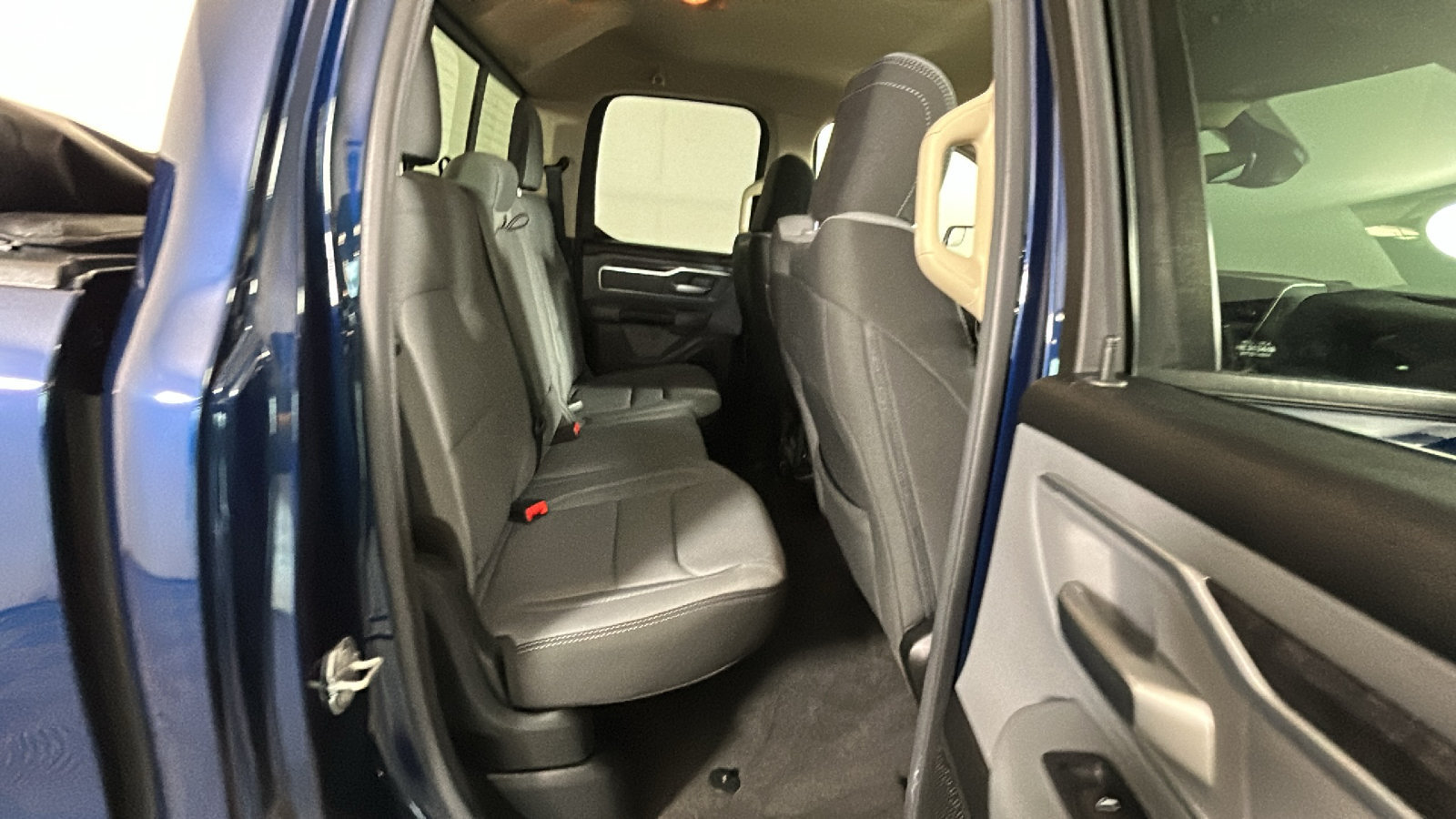 Used 2020 RAM 1500 Big Horn AWD/4WD image 35