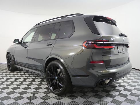 Used 2025 BMW X7 xDrive40i w/ M Sport Package image 5
