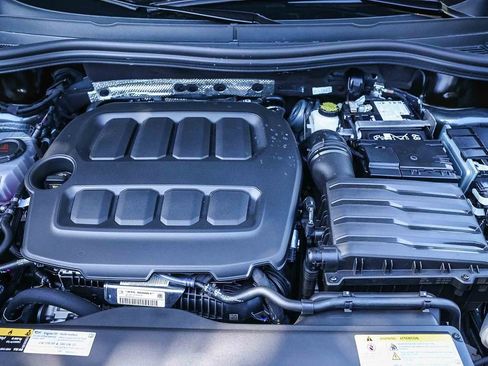 New 2026 Volkswagen Tiguan SE image 40