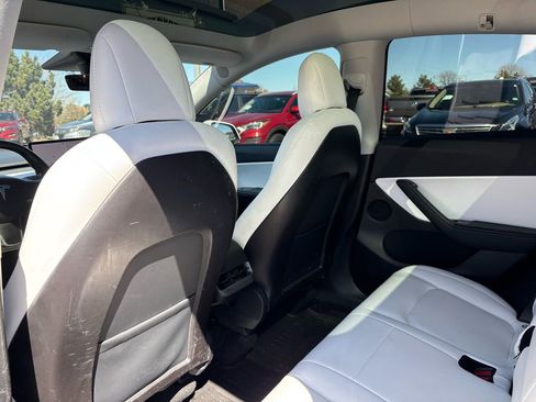 Used 2020 Tesla Model Y Long Range image 15
