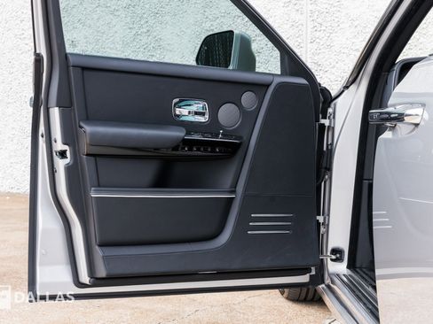 Used 2023 Rolls-Royce Phantom Sedan w/ The Phantom Package image 24