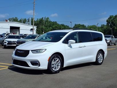 Used 2022 Chrysler Pacifica Touring-L