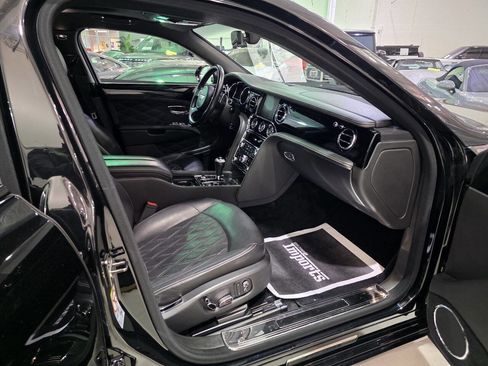 Used 2017 Bentley Mulsanne image 21