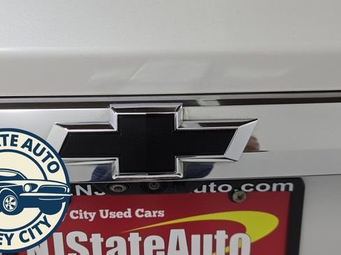 Used 2021 Chevrolet Traverse Premier image 32