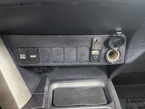Used 2018 Toyota RAV4 Adventure AWD/4WD image 29