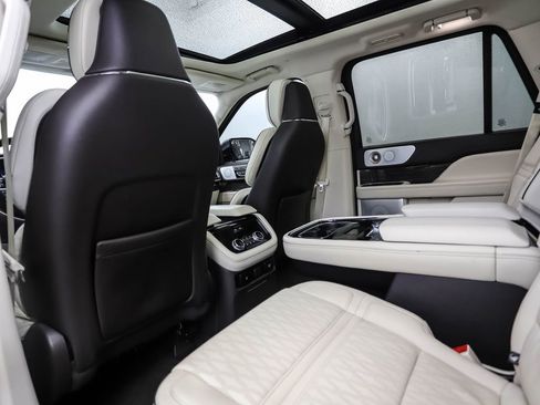 Used 2021 Lincoln Navigator Black Label image 21