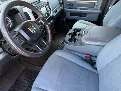 Used 2017 RAM 1500 Classic SLT AWD/4WD image 11