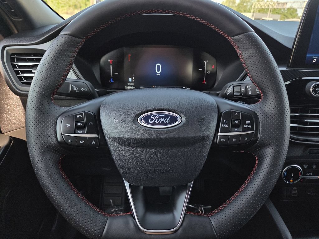 Used 2025 Ford Escape ST-Line Select AWD/4WD image 25