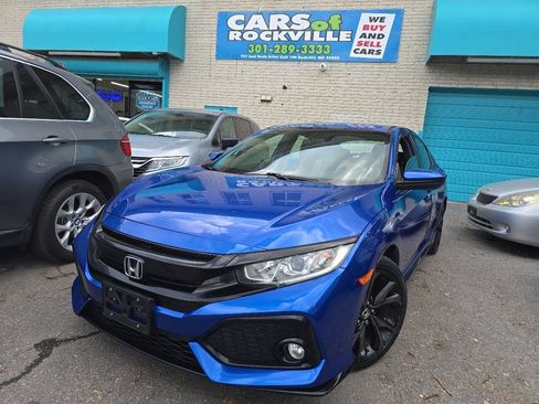 Used 2017 Honda Civic Sport image 2