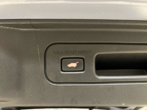 Used 2025 Honda Pilot Black Edition image 10