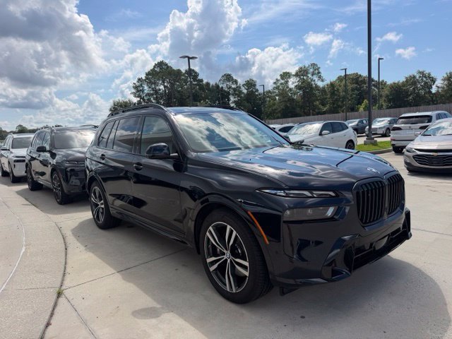 Used 2026 BMW X7 xDrive40i w/ M Sport Package AWD/4WD image 4