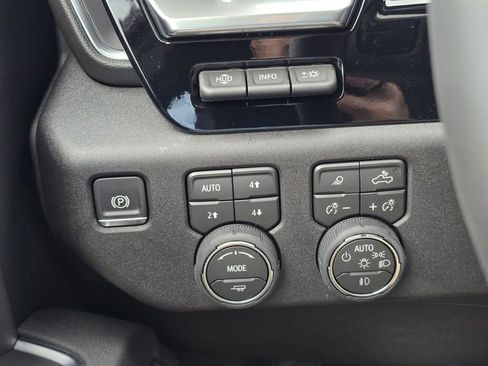 New 2026 Chevrolet Silverado 2500 High Country w/ High Country Premium Package AWD/4WD image 31