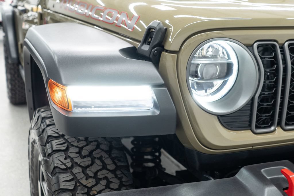 Used 2026 Jeep Wrangler Unlimited Rubicon AWD/4WD image 35