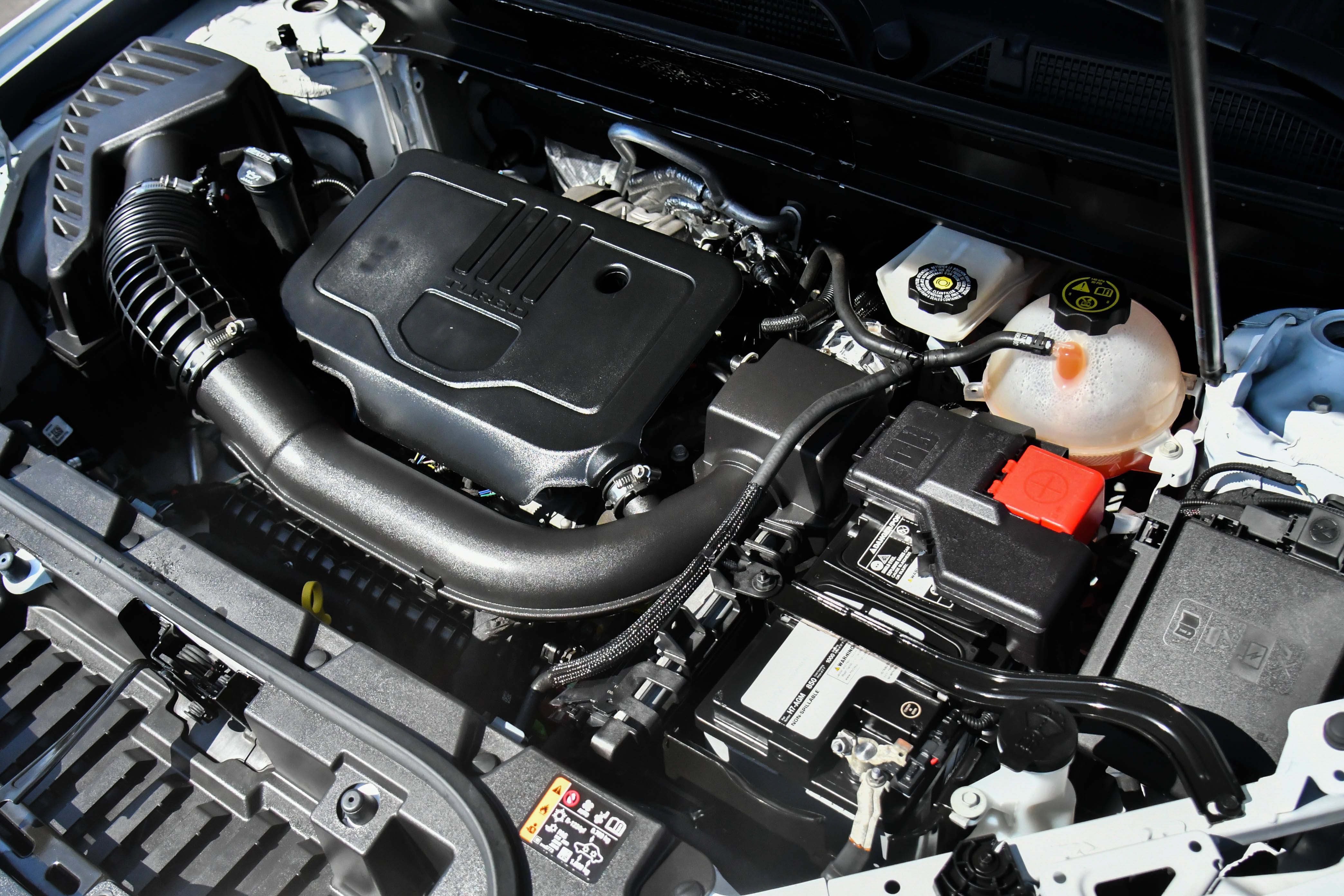 Used 2023 GMC Acadia SLT FWD image 50